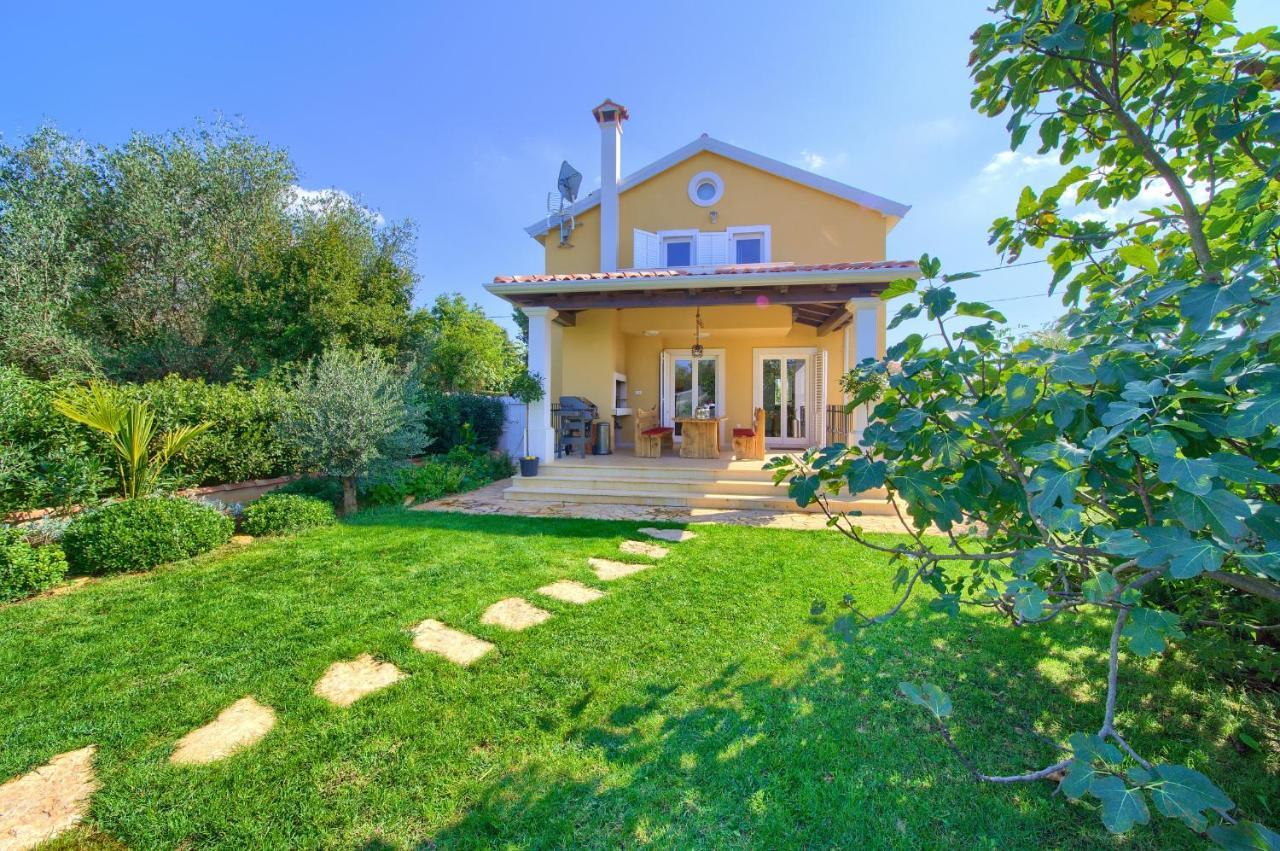 Villa Stella Malinska Exterior photo